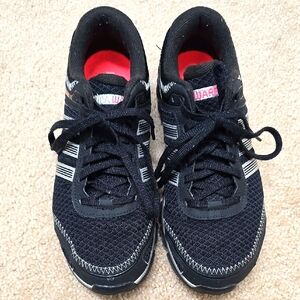 ADIDAS CLIMAMAX Black Athletic Shoes - Size US 8